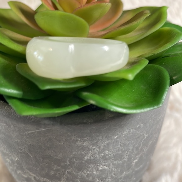 Genuine White Jade Vintage Ring - Picture 5 of 9